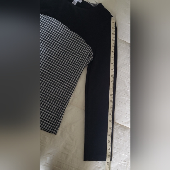 LOVE...ADY Women's Medium Long Sleeve Black and Ivory Gingham Top - Picture 8 of 9